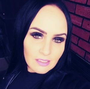 Meet your Posher, Issa